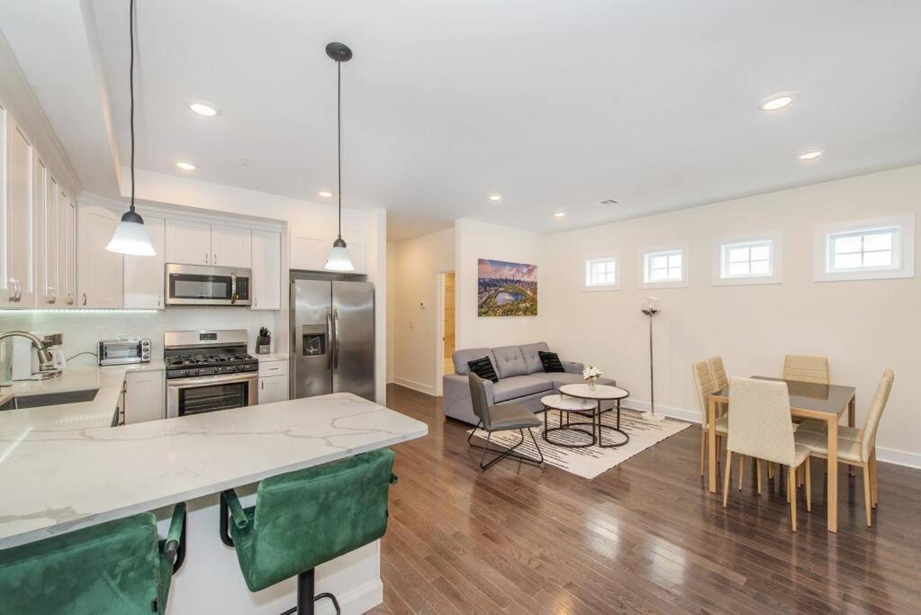 Stylish Chic Condo Nyc At Fingertips North Bergen Luaran gambar