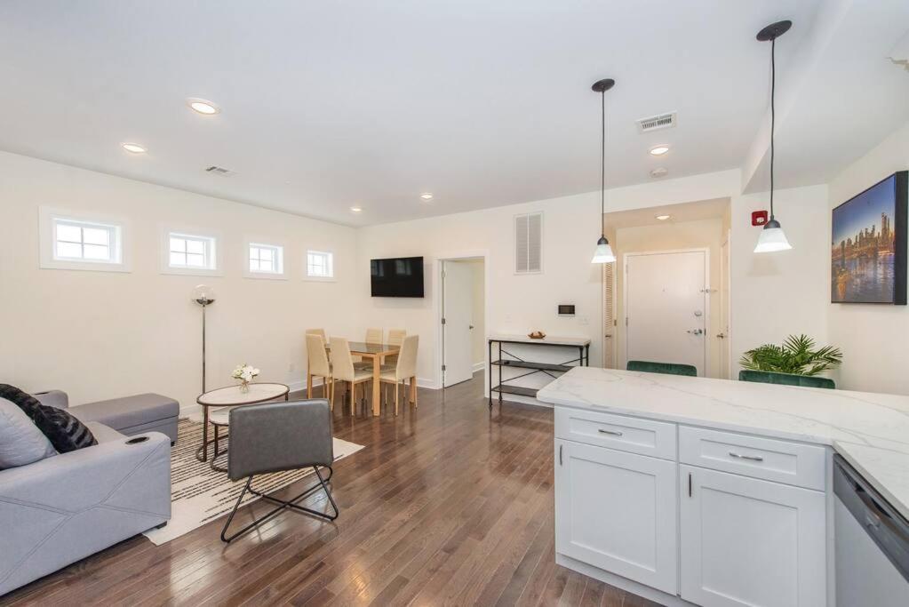 Stylish Chic Condo Nyc At Fingertips North Bergen Luaran gambar